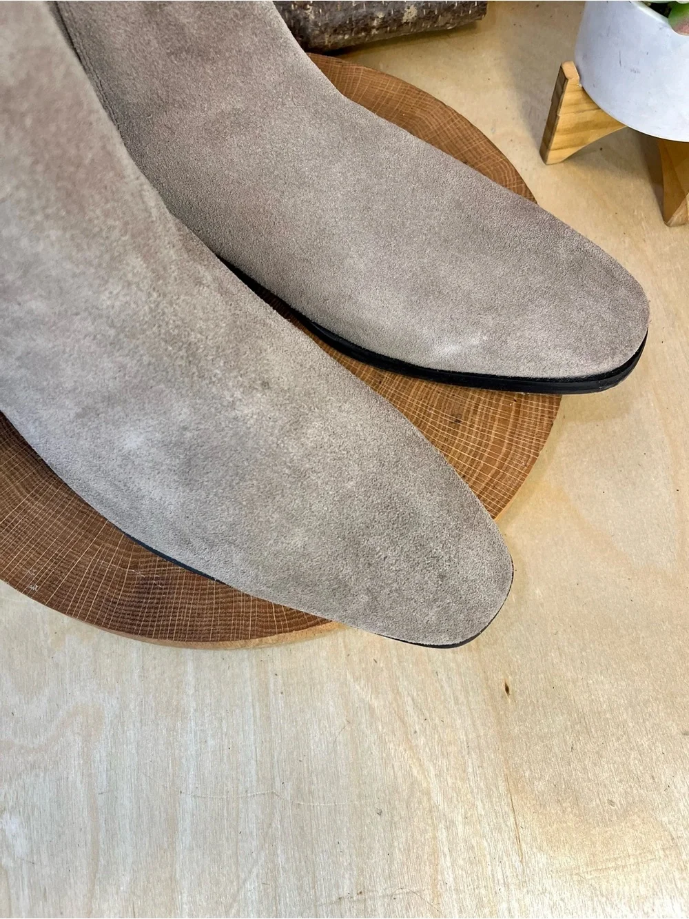 Express Men's Gray Taupe Suede Chelsea Boots Size 11